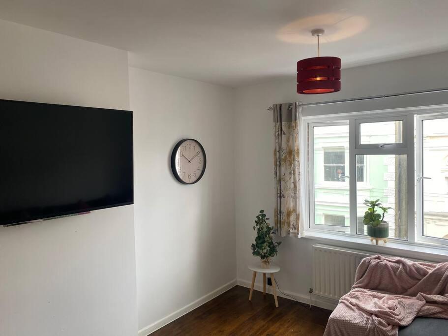 Brighton New Apartment Free Parking Sleeps 6 Екстер'єр фото
